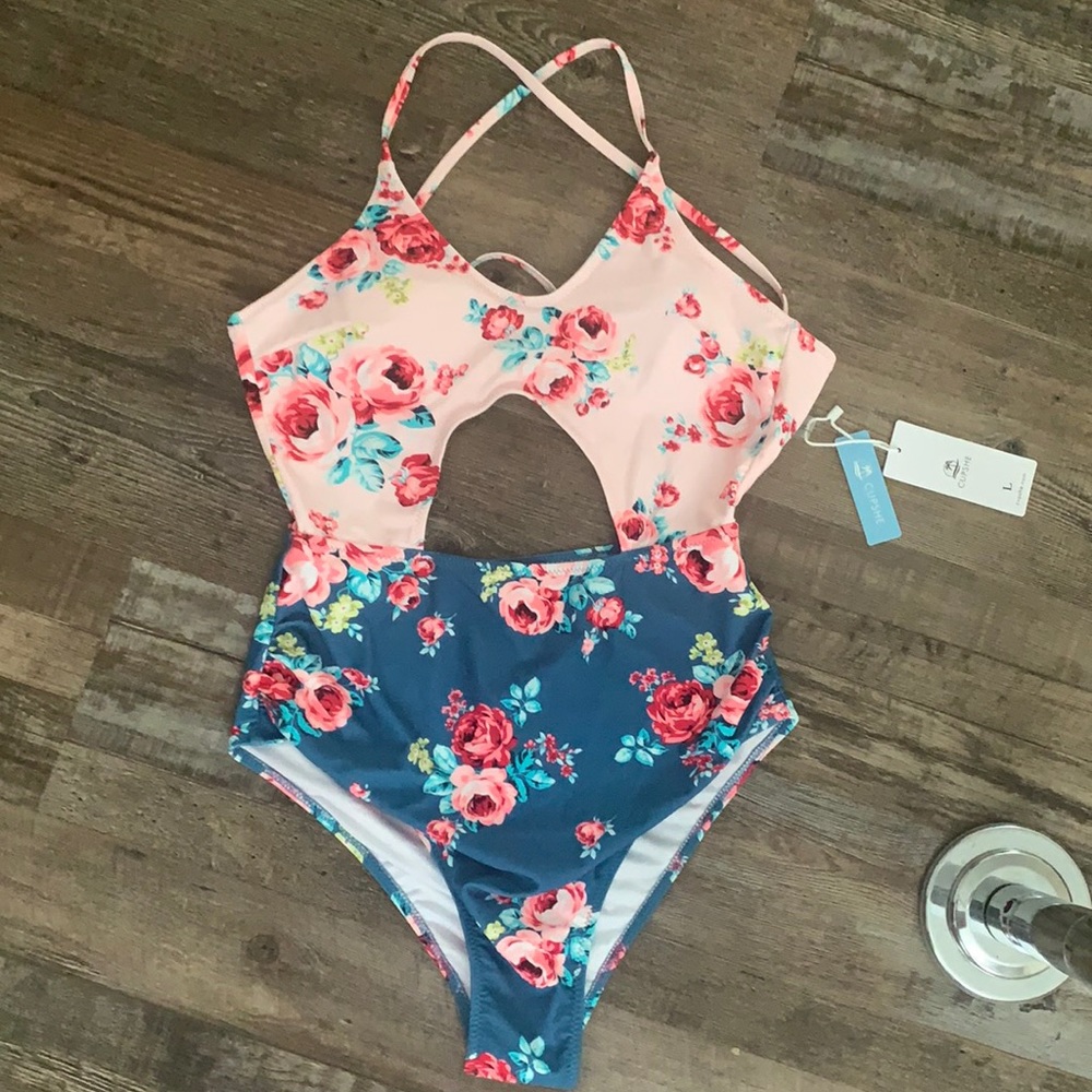 NWT cupshe open one piece swimsuit large
